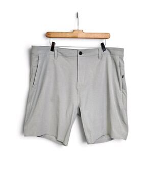 Vuori Aim Shorts Light Gray Performance Golf Lightweight 8" Inseam Men's Size 38